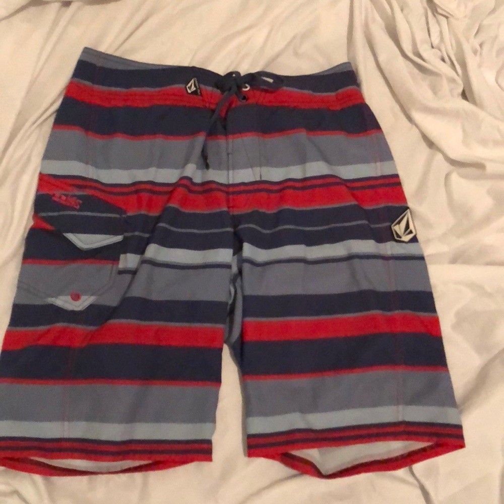 Men’s board shorts/swim trunks